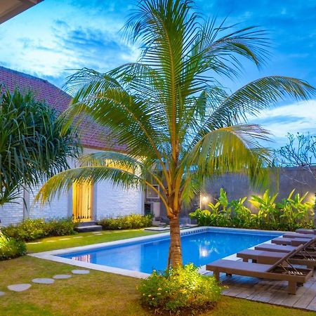 Berawa Dini Guesthouse Canggu Exterior foto
